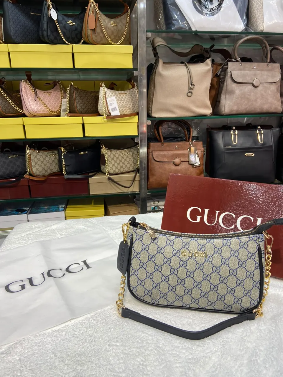GG Canvas Chain Shoulder Bag, photo 5