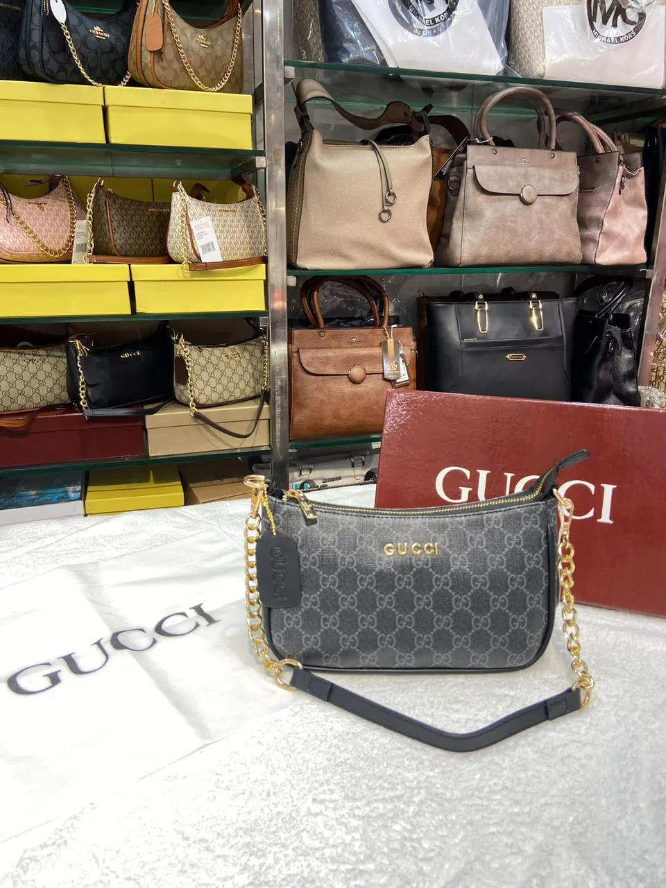 GG Canvas Chain Shoulder Bag, photo 6
