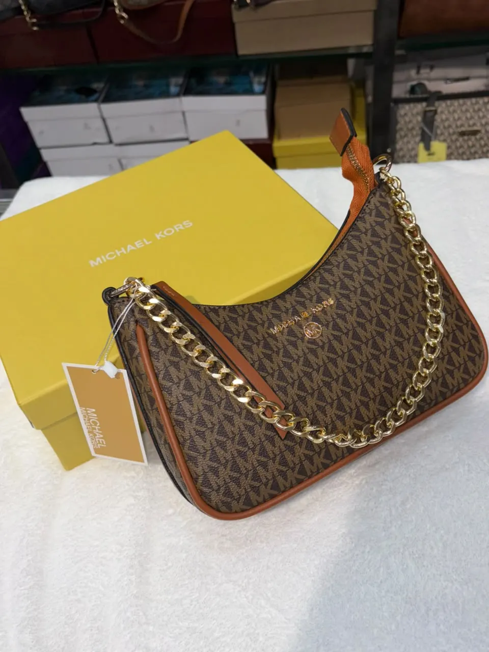 Signature Logo Chain Shoulder Bag, photo 3