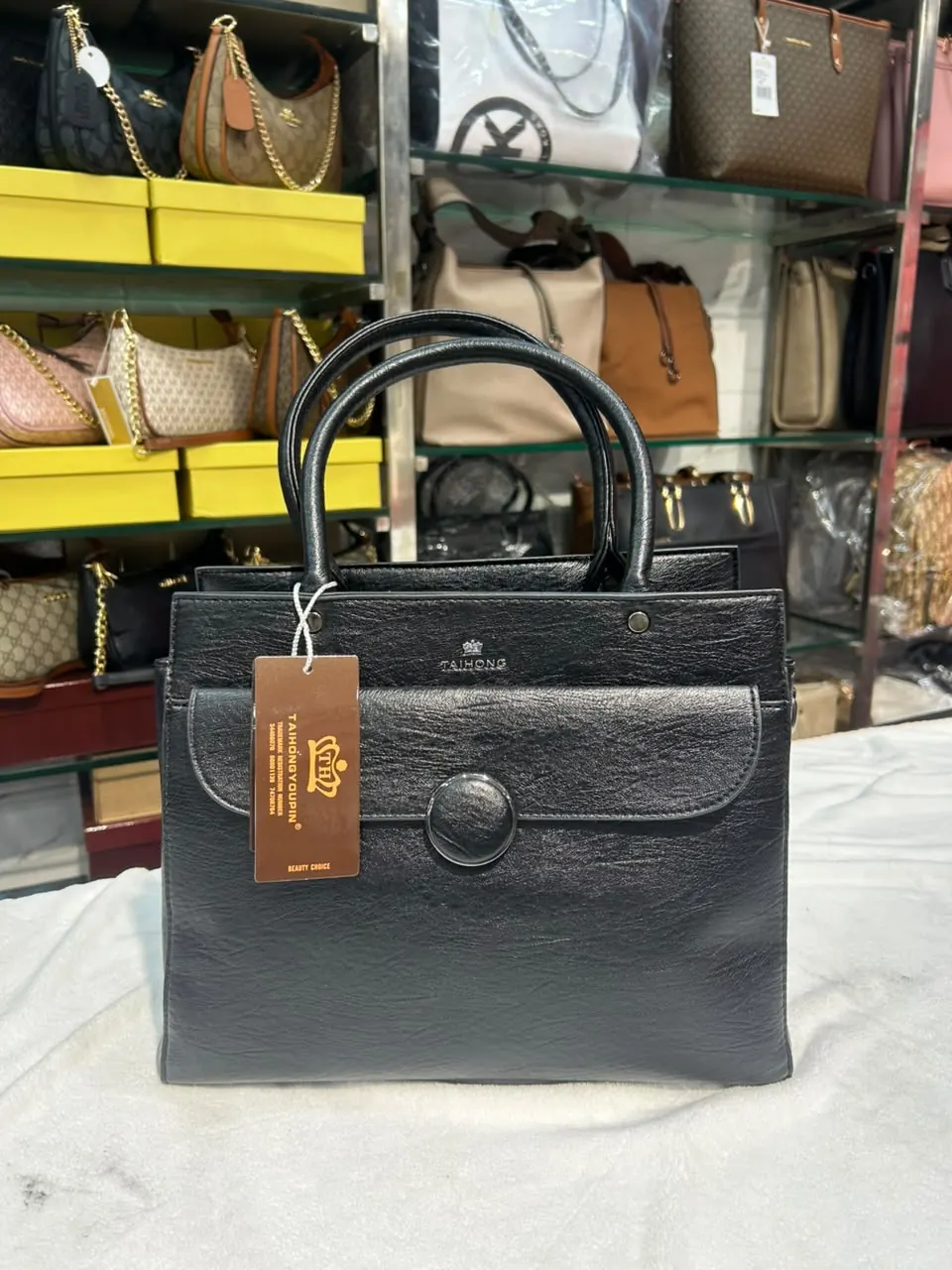 Round-Flap Satchel, photo 3