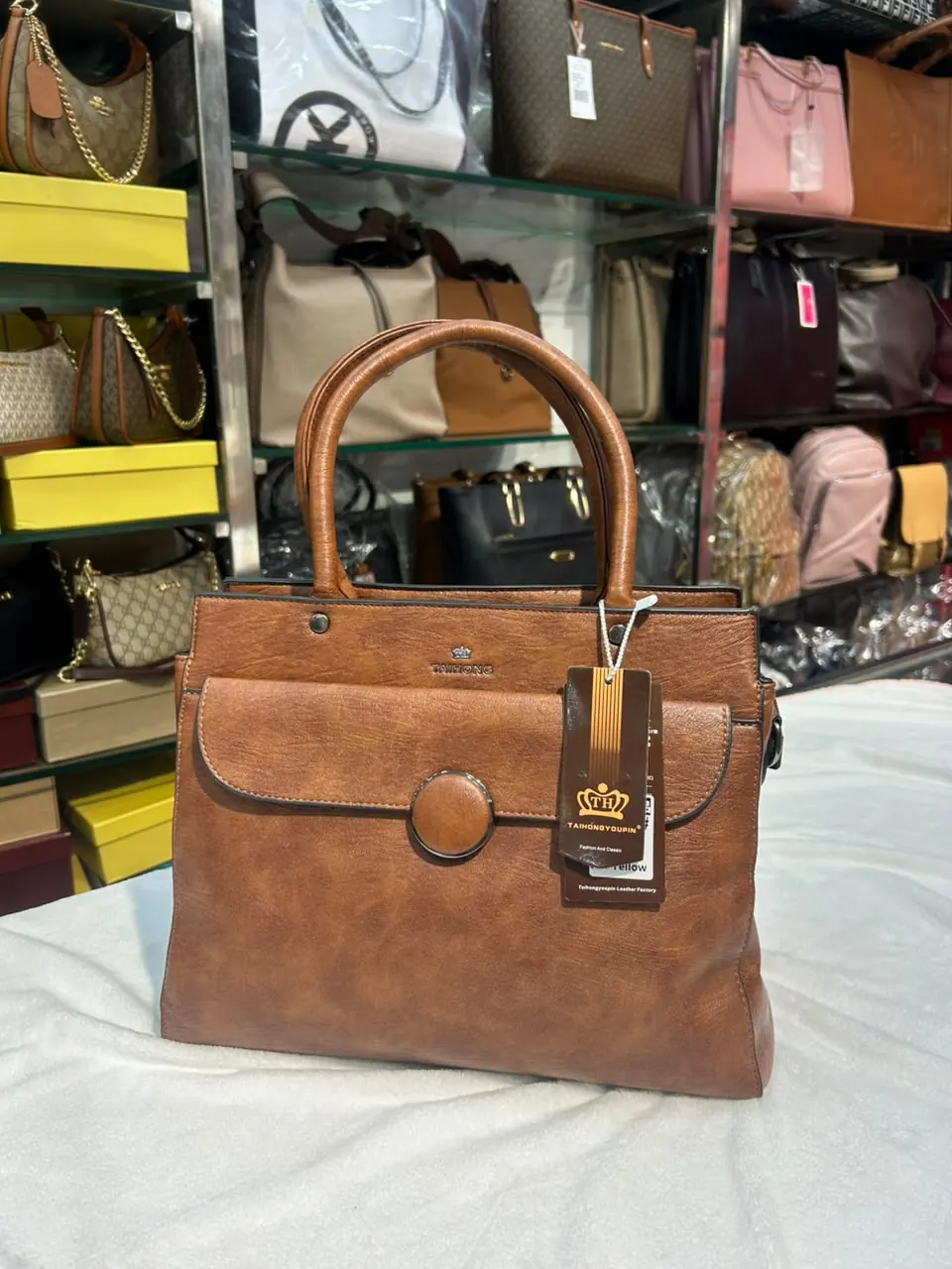 Round-Flap Satchel, photo 4